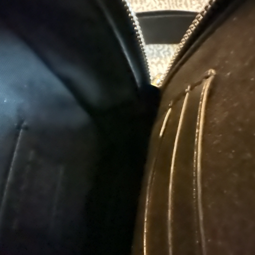 EUC Coach Crossbody - Picture 2 of 5